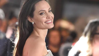 Анджелину Джоли снова застукали на тайном свидании с 31-летним The Weeknd