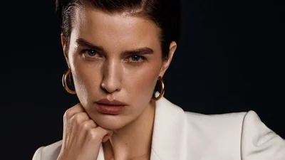 Українська модель Наталія Гоцій отримала "Оскар для блогерів" у Каннах