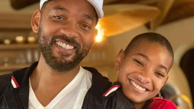 Дружина і донька Вілла Сміта "для приколу" поголилися налисо