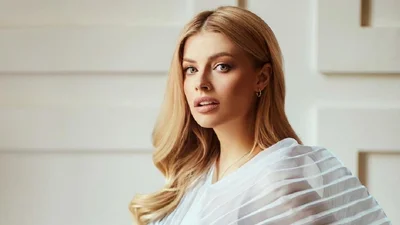 Как лебедь: беременная Влада Седан снялась в нежной фотосессии