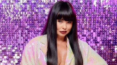 Джей Ло позаздрить: 56-річна Ассія Ахат посвітила сталевим пресом і накачаним тілом