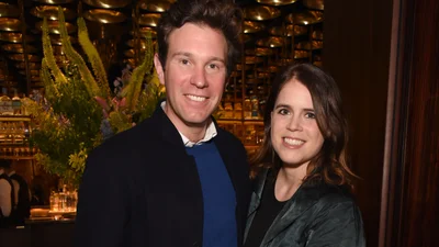 Мужа принцессы Евгении поймали на отдыхе с обнаженными моделями