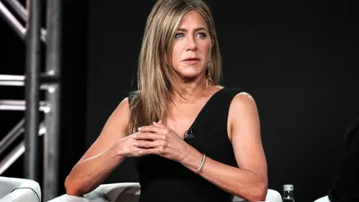 Дженнифер Энистон не общается с друзьями, которые не вакцинировались