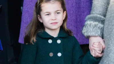 Кейт Миддлтон показала новое фото принцессы Шарлотты с бабочками