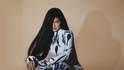 Кайлі Дженнер зізналася, скільки часу витрачає на макіяж, і ця цифра шокує