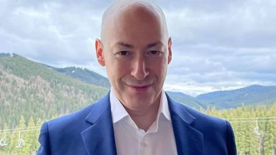 Дмитро Гордон показав фото 1991 року, на якому він з волоссям і бородою