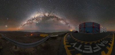 Космічна арка над пустелею: Чумацький Шлях з ефектного ракурсу - фото 521167