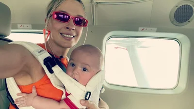 Реакція на мільйон: син Василіси Фролової вперше поплавав у морі