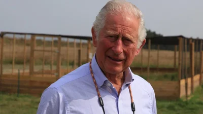 Принц Чарльз поділився своїм дитячим фото з Єлизаветою ІІ, принцом Філіпом і сестрою Анною