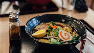 Отакий прикол: в Японії машини їздитимуть на паливі з супу рамен