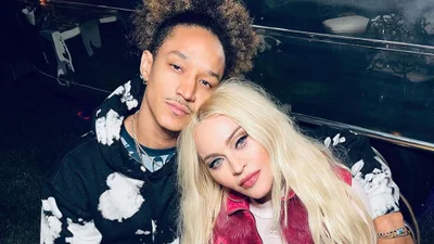 Мадонна показала в дерзком видео, как отметила 63-й день рождения