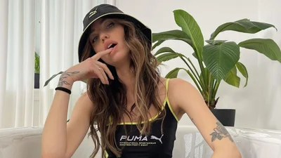 Ненафарбована DOROFEEVA з патчами і скуйовдженим волоссям показала натуральну красу