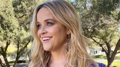 Риз Уизерспун засветила фото с мамой, и они капец как похожи