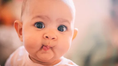 На цьому фото скат повторив забавний вираз обличчя малюка