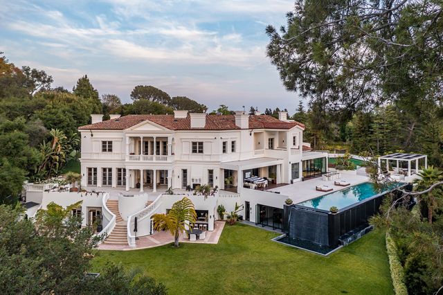 The Weeknd купил дом за 70 млн долларов, и вот какой он внутри - фото 522067