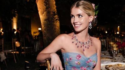 Ось як проводить медовий місяць з 62-річним чоловіком племінниця принцеси Діани