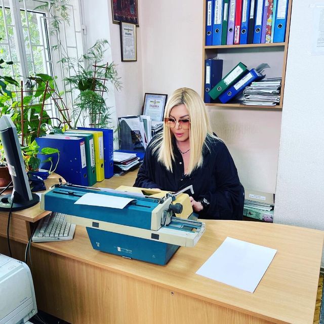 Секретарь ЖЭКа: Ирина Билык рассказала о своей первой работе - фото 522541