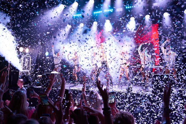 LuxFMPartyTour: Макс Барских, Rumbero's и Tanya Li раскачали Запорожье - фото 522579