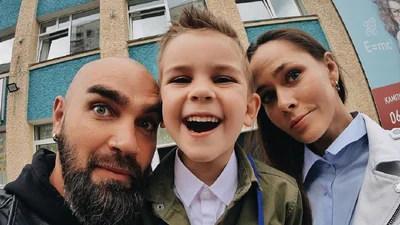 Билык, Санина и другие: трогательные фото звезд, которые отвели малышей в школу