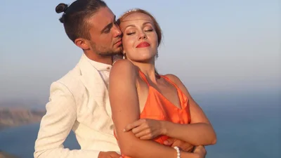 ALYOSHA і Тарас Тополя потішили романтичним фотосетом на честь річниці стосунків