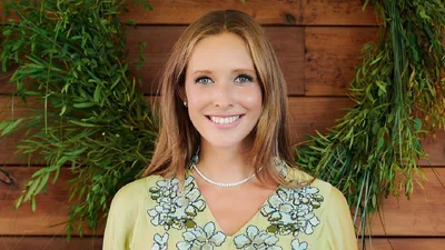 Фотосет-ностальгія: вагітна Катя Осадча прикрасила обкладинку українського глянцю