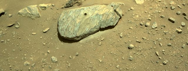 Ровер Perseverance добыл первый образец породы с поверхности Марса - фото 523573