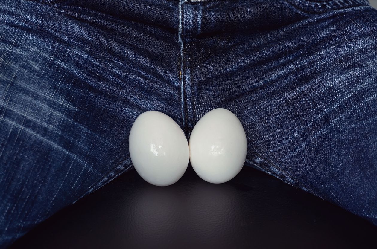 Бритые яйца у мужчин