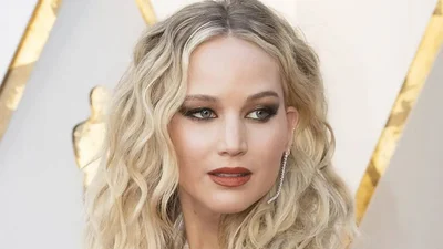 Вагітна Дженніфер Лоуренс уперше з'явилася на людях