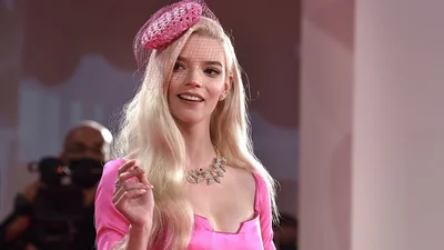 Аня Тейлор-Джой - нова ікона стилю, і це доводять її розкішні образи у Венеції