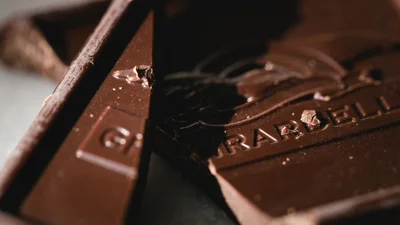 Вагомі причини почати їсти гіркий шоколад