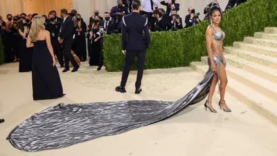 Голые и абсолютно прозрачные платья Met Gala-2021, от которых в голове еще те фантазии