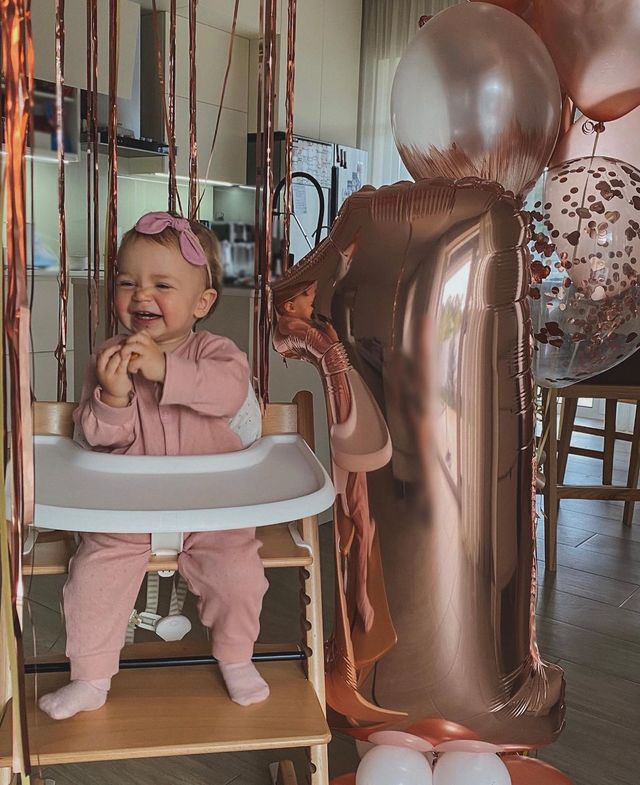 Світлана Тарабарова нарешті познайомила Instagram зі своєю донечкою - фото 525134