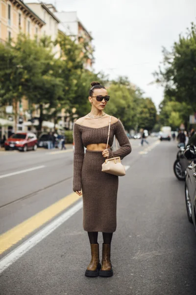 Осеннее вдохновение: уличный стиль на Неделе моды в Милане - фото 525507
