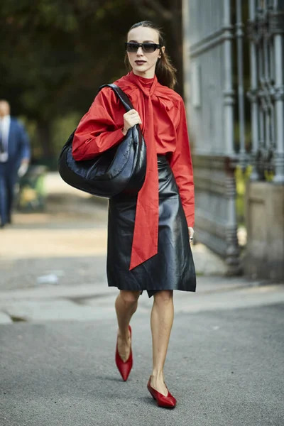 Осіннє натхнення: вуличний стиль на Тижні моди в Мілані - фото 525523