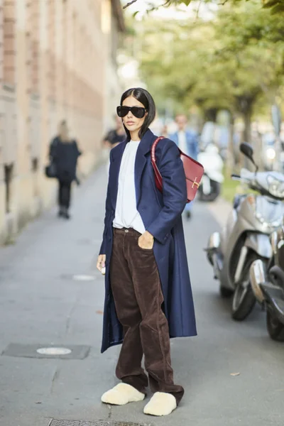 Осеннее вдохновение: уличный стиль на Неделе моды в Милане - фото 525530