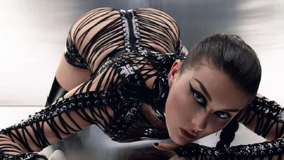 Кішечка MARUV опублікувала фото для Playboy, на яких вона у всіх можливих ракурсах