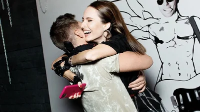 Кохана Володимира Остапчука влаштувала йому рокерську вечірку-сюрприз