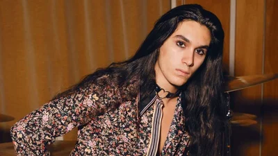 Полностью голый барабанщик группы Måneskin прикрылся только ладонью