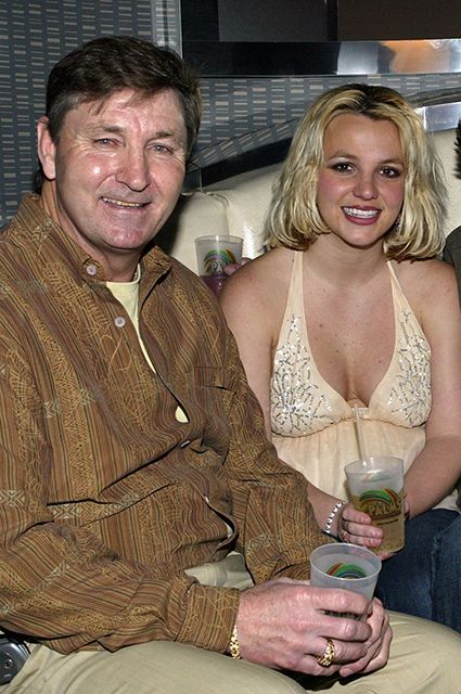 Суд позбавив батька Брітні Спірс права опіки над нею - 525942 Суд позбавив батька Брітні Спірс права опіки над нею - фото 525942