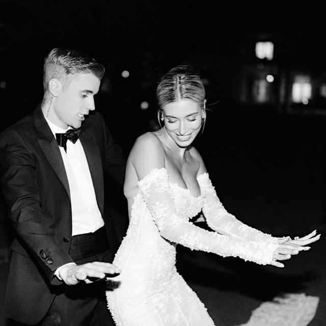 Гейлі Бібер засипала Instagram весільними фото - фото 526123