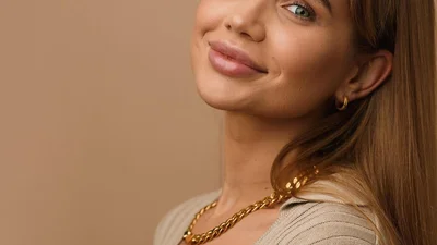 После развода блогерша Саша Пустовит увеличила грудь