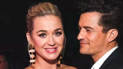 Ну, буває: Кеті Перрі прямо зі сцени попросила Орландо Блума розв'язати їй корсет