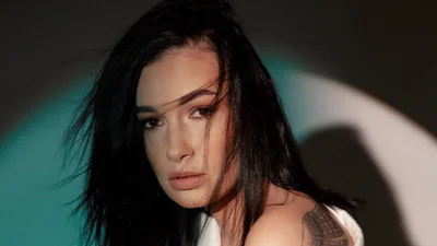 Анастасія Приходько порівняла своє дитяче фото з донькою, і вона — копія мами