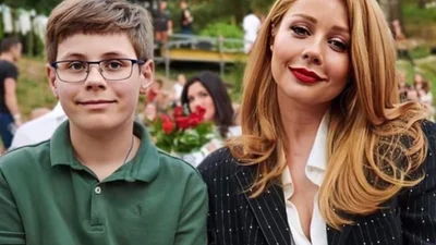 Тина Кароль сфотографировалась с сыном, и Вениамин уже выше мамы