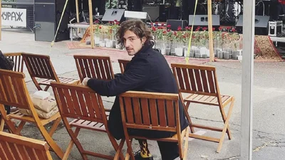 Вова Дантес з пружними афрокучерями - видовище, яке не можна пропустити