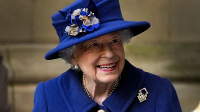 Еще ого-го: Елизавета II отказалась от звания "Старушка года"