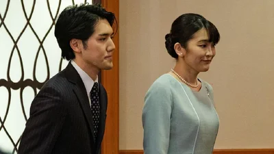 Без пафоса и титула: японская принцесса Мако вышла замуж за школьную любовь