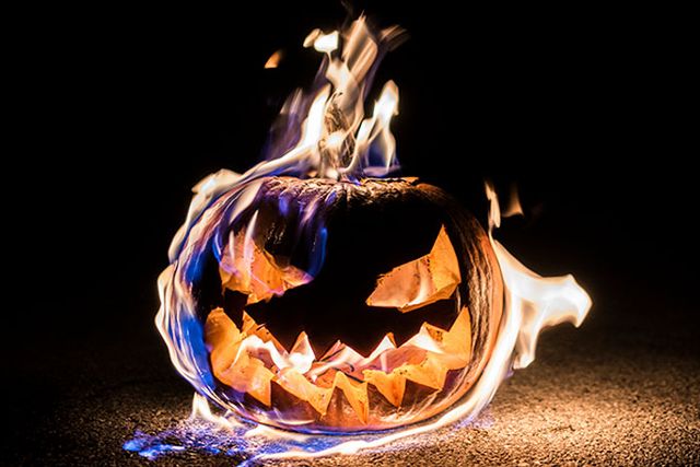 50 фанатов Хэллоуина, которые вывели вырезание тыквы на устрашающе-впечатляющий уровень - фото 527958
