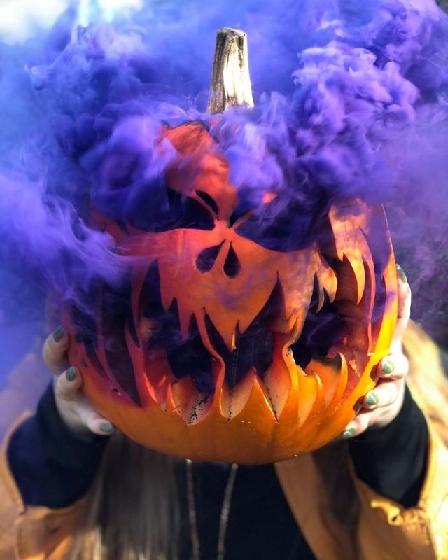 50 фанатов Хэллоуина, которые вывели вырезание тыквы на устрашающе-впечатляющий уровень - фото 527963