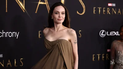 Ты не сможешь отвести взгляд от Анджелины Джоли в этом изысканном платье
